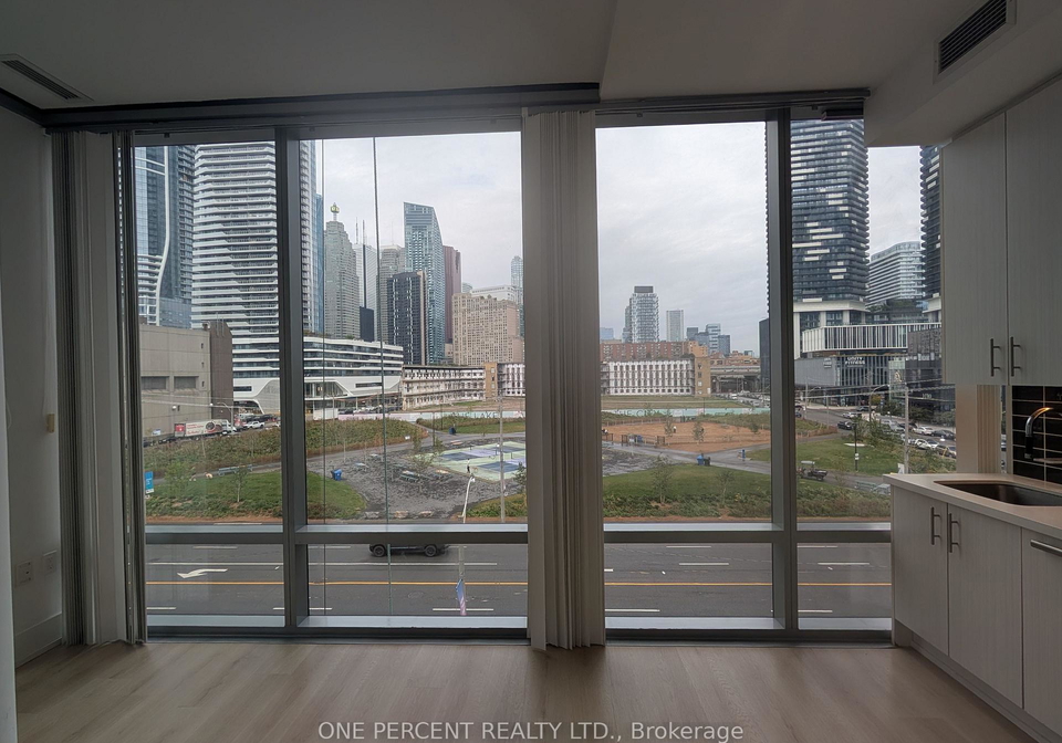 39-queens-quay-e-toronto-toronto-ontario-c13856246