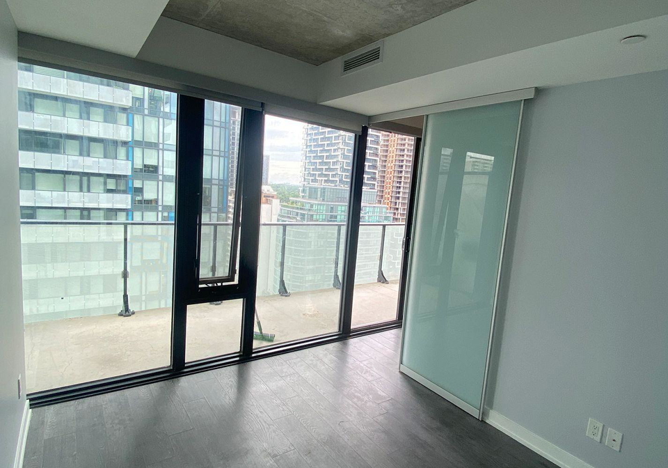 185-roehampton-avenue-toronto-toronto-ontario-c13857362