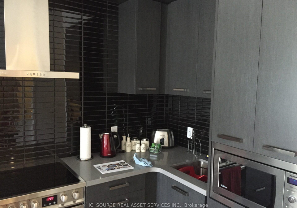 120-bayview-avenue-toronto-toronto-ontario-c13858220