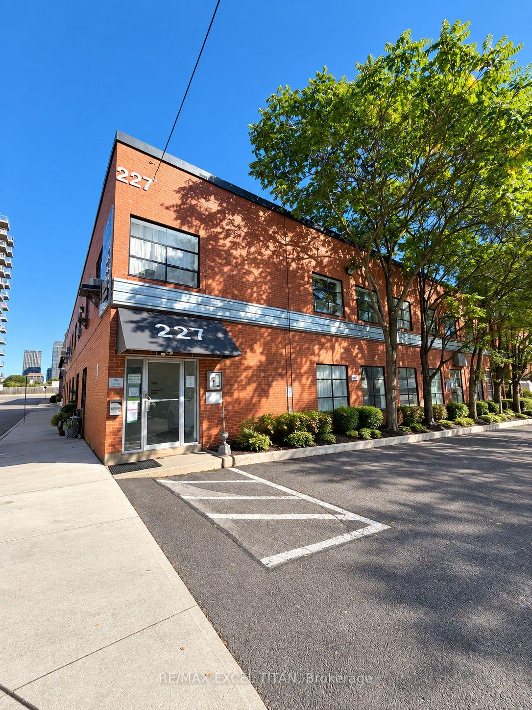 227-sterling-road-e-toronto-toronto-ontario-c13859272