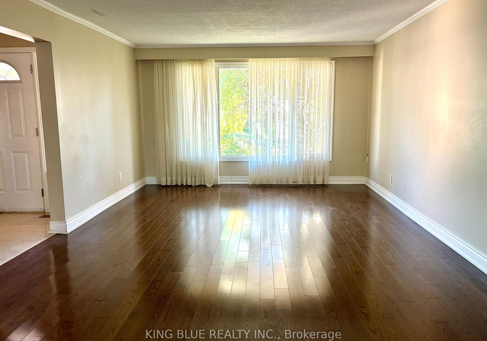 9-denlow-boulevard-toronto-north-york-ontario-c13859958