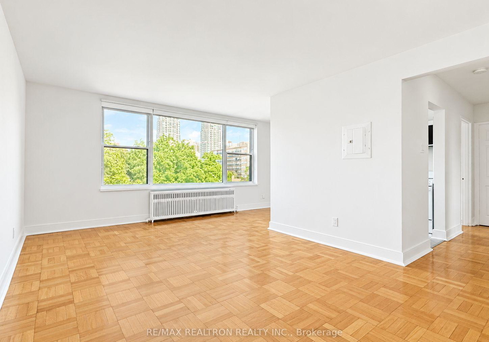 1545-bathurst-street-toronto-toronto-ontario-c13860086