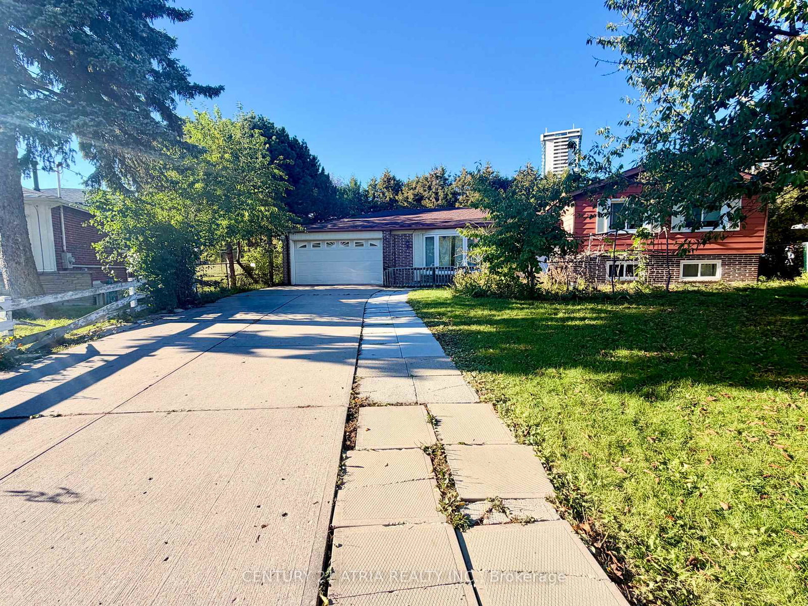 24-axsmith-crescent-toronto-north-york-ontario-c13860204