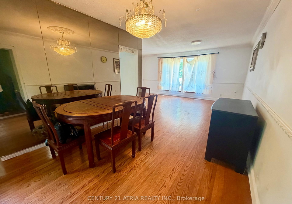 24-axsmith-crescent-toronto-north-york-ontario-c13860204