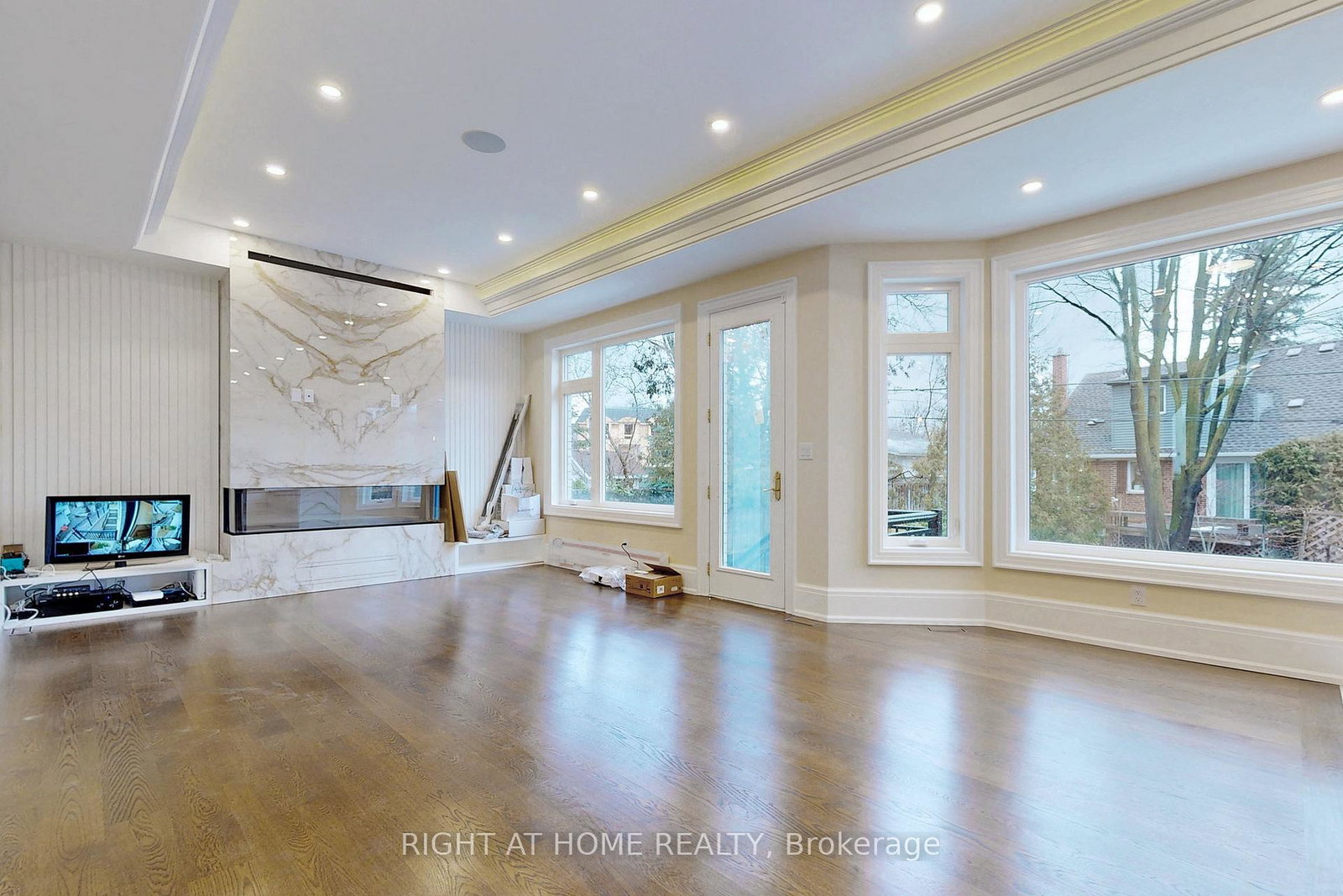 10-jocelyn-crescent-toronto-north-york-ontario-c13860292