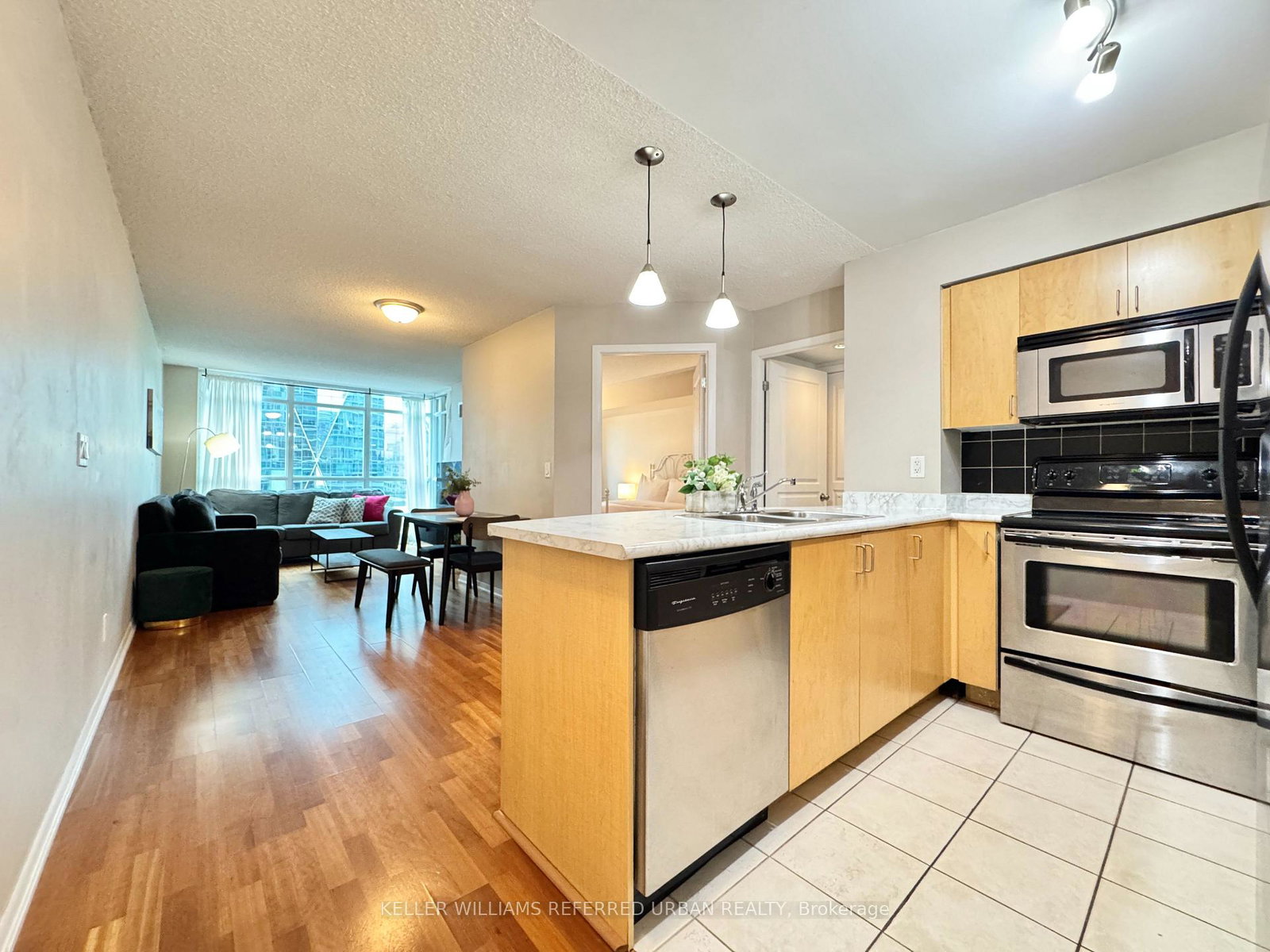 18-yonge-street-toronto-toronto-ontario-c13861546