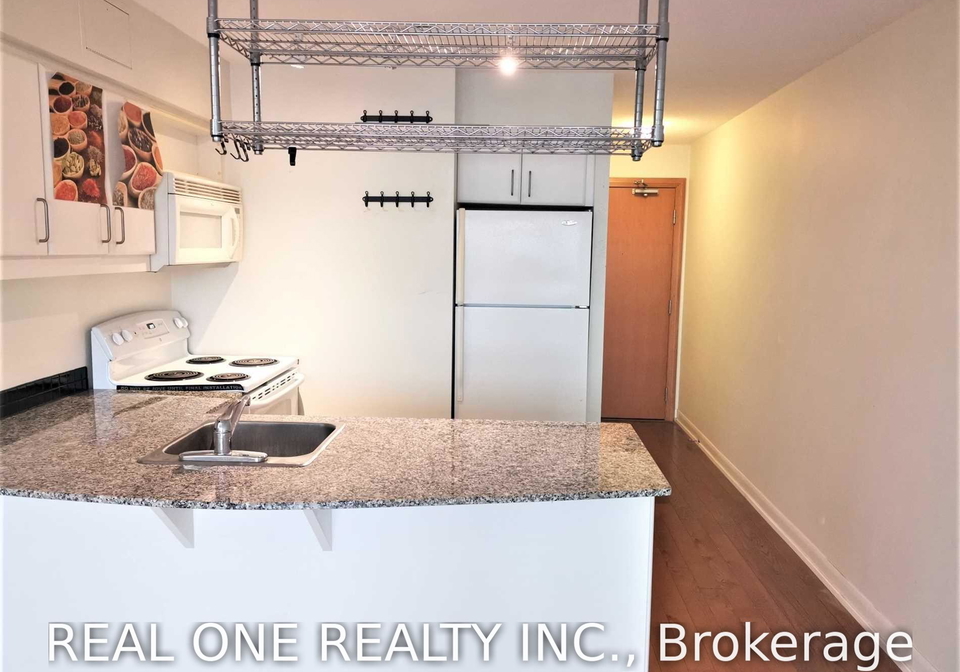 33-sheppard-avenue-e-toronto-north-york-ontario-c13861694