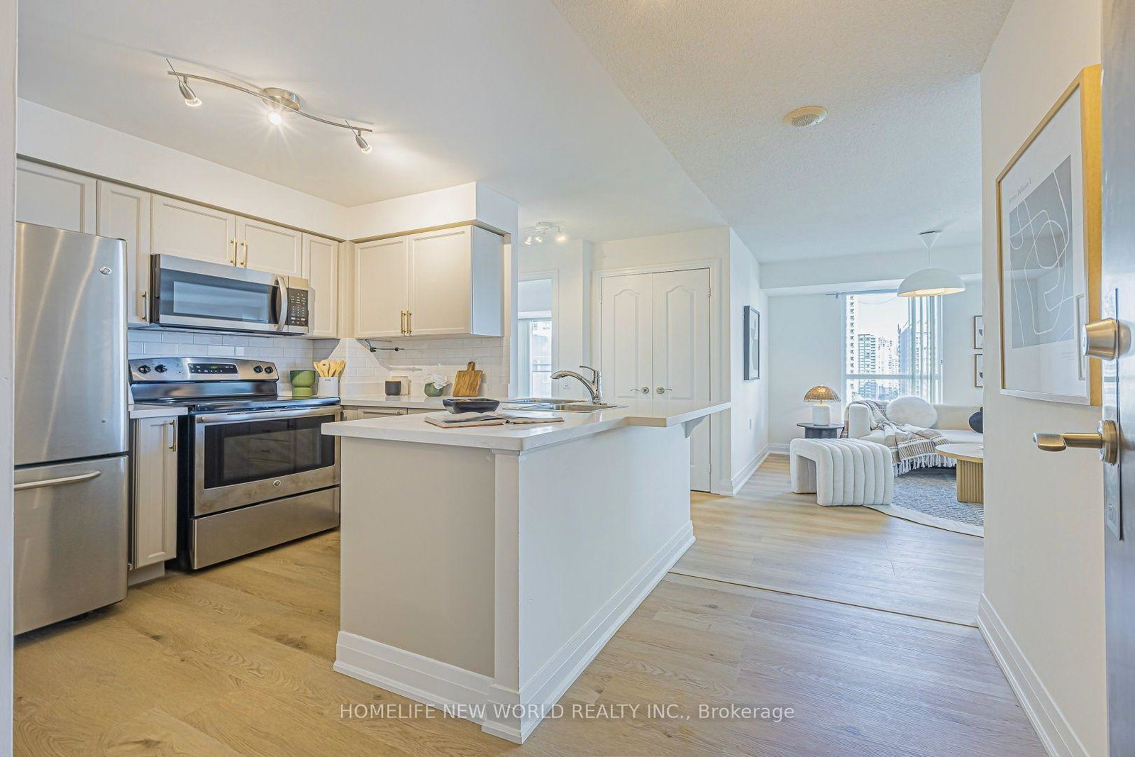 21-hillcrest-avenue-toronto-north-york-ontario-c13862698