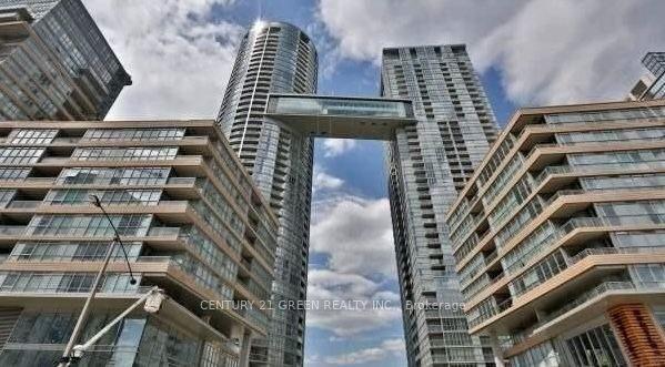 15-iceboat-terrace-toronto-toronto-ontario-c13864050