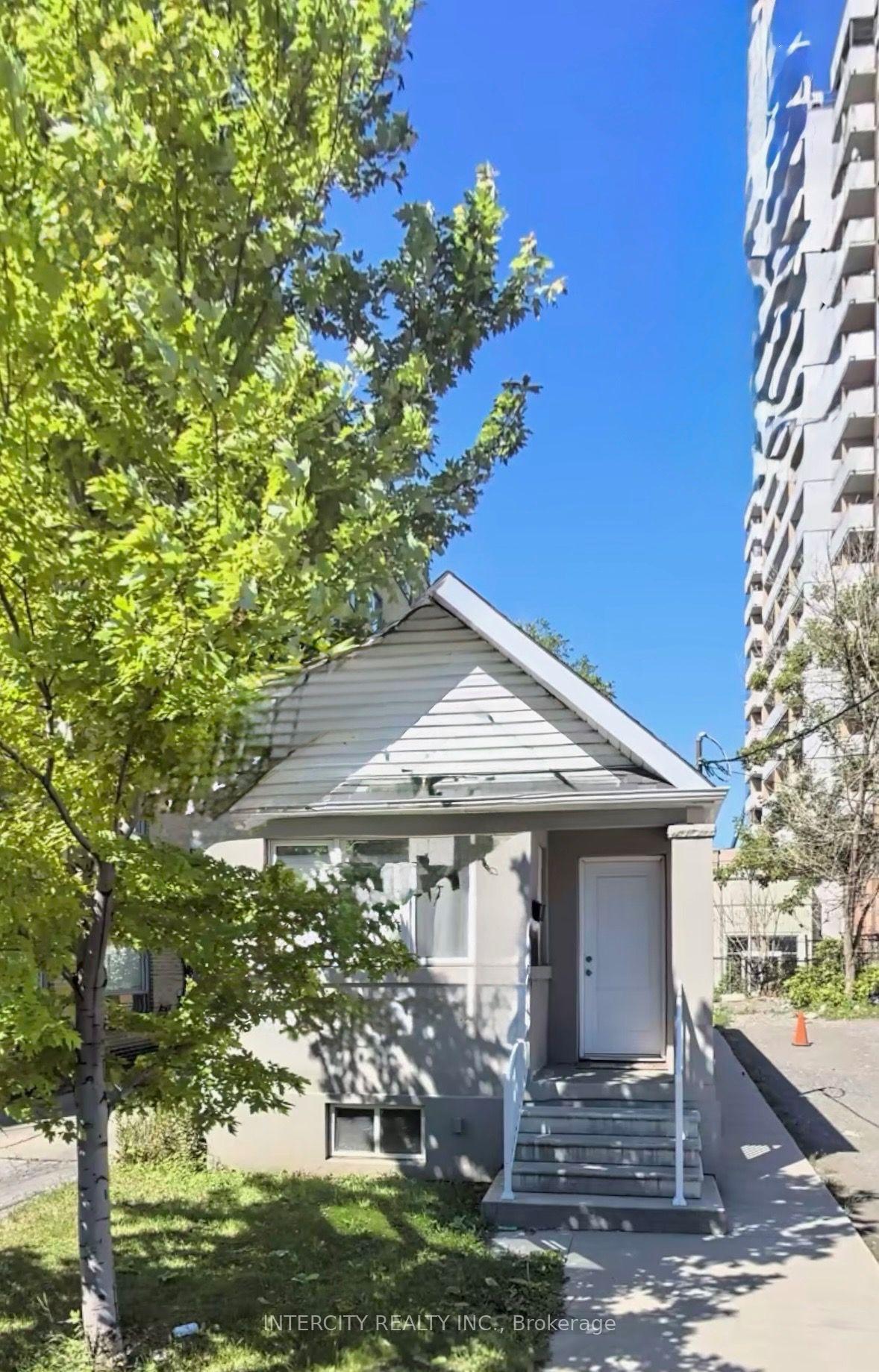 692-northcliffe-boulevard-toronto-toronto-ontario-c13864364