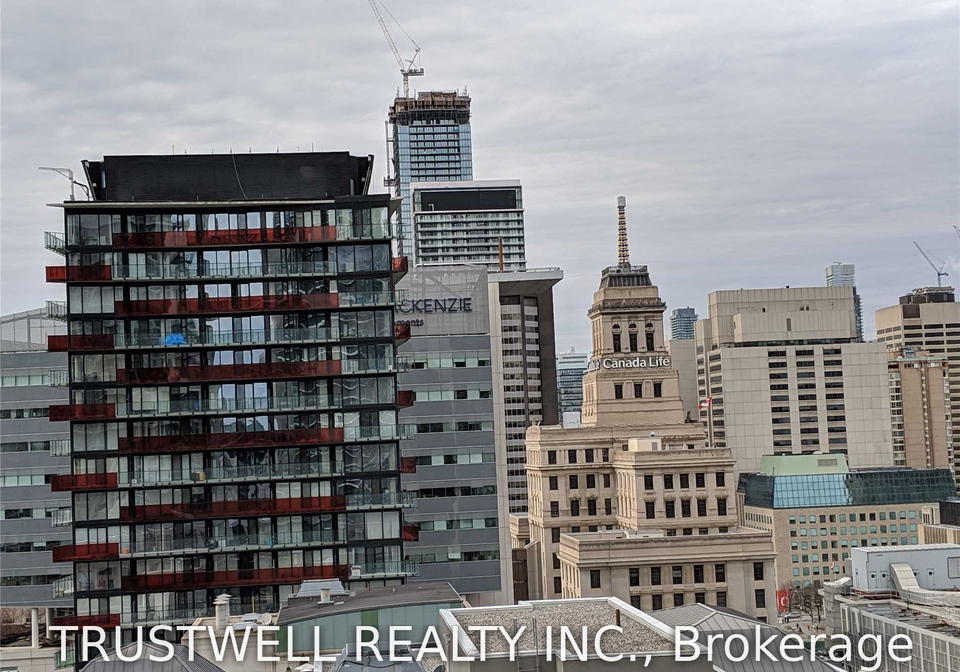 126-simcoe-street-toronto-toronto-ontario-c13864768
