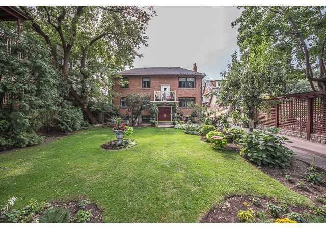 17-humewood-drive-toronto-ontario-c3300734