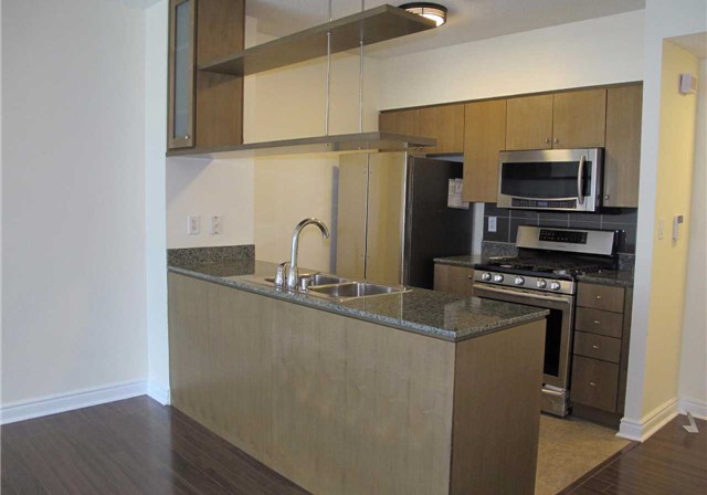 10-navy-wharf-court-w-toronto-ontario-c3325001