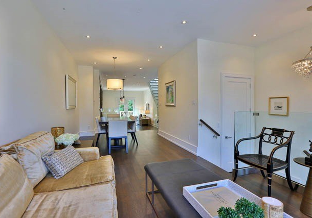 15a-roslin-avenue-toronto-ontario-c3328488