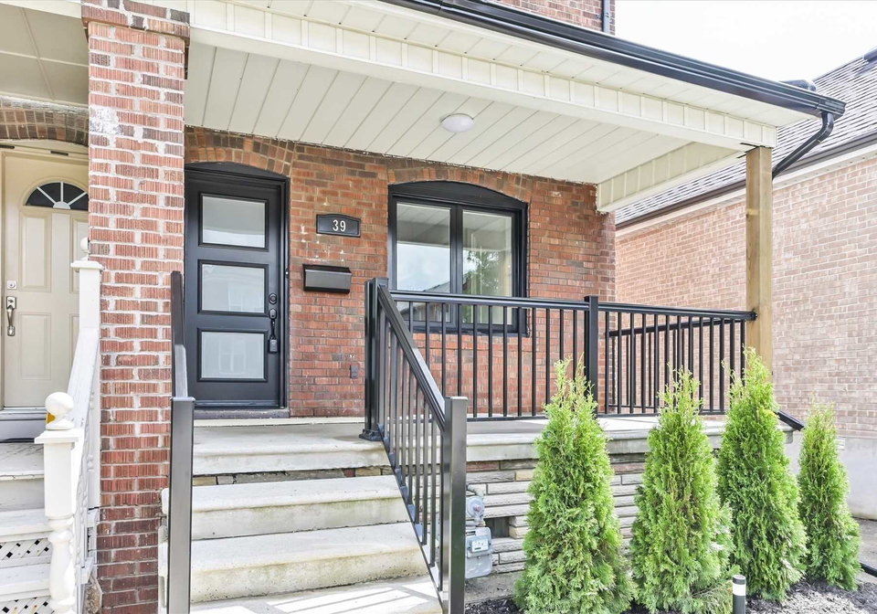 39-amherst-avenue-toronto-ontario-c4462540