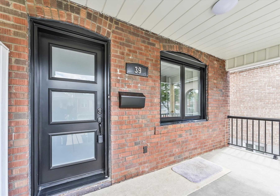 39-amherst-avenue-toronto-ontario-c4462540