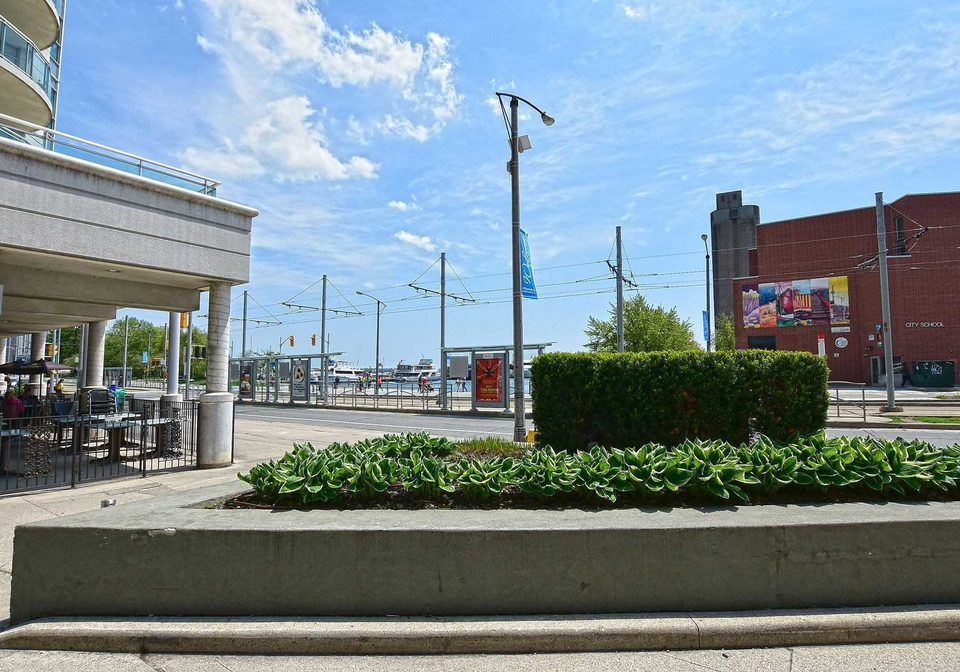 600-queen-quay-w-toronto-ontario-c4465803