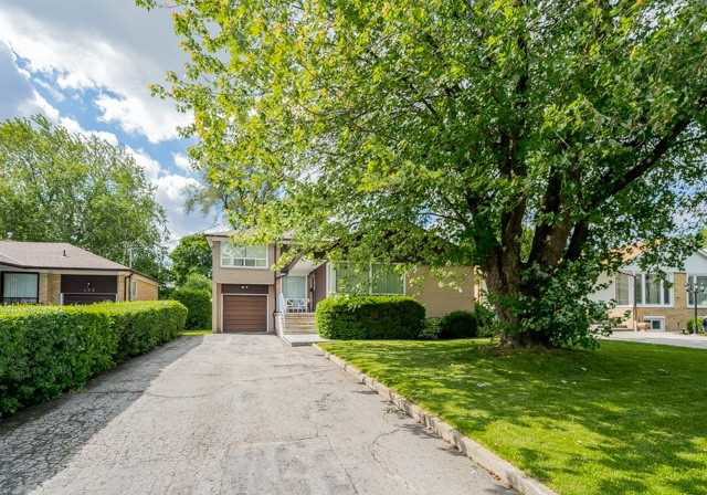 135-waterloo-avenue-toronto-ontario-c4499128
