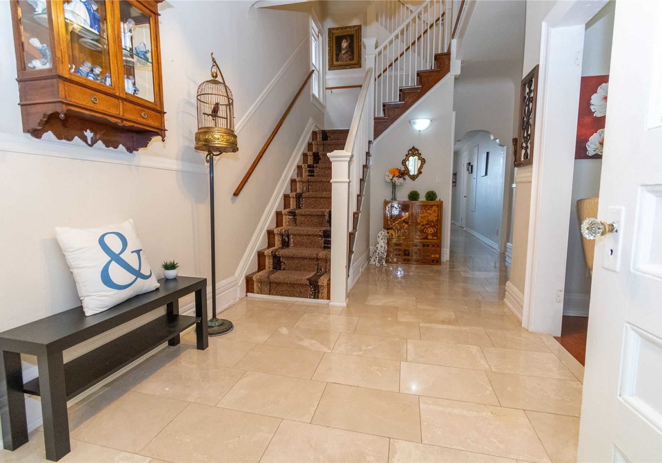 541-palmerston-boulevard-toronto-ontario-c4558948