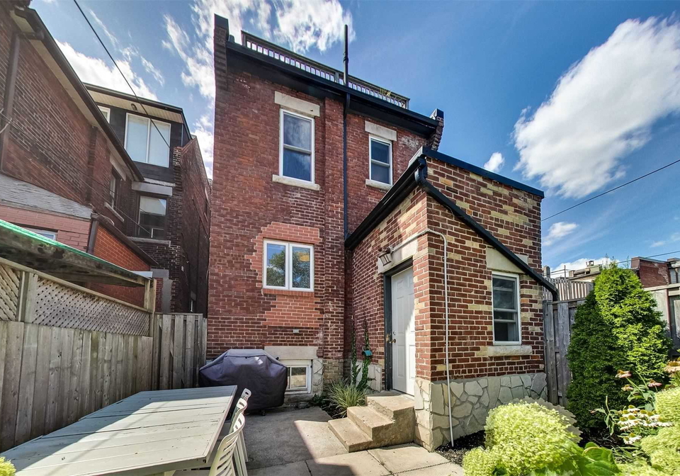 359-clinton-street-toronto-ontario-c4567227