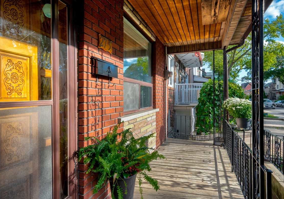 275-euclid-avenue-toronto-ontario-c4588961