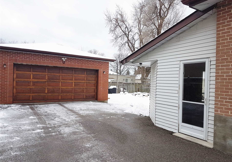 35-verwood-avenue-toronto-ontario-c4685507