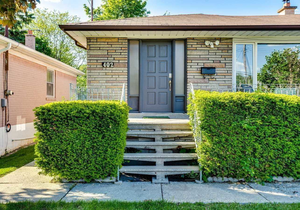 402-patricia-avenue-toronto-ontario-c4797256