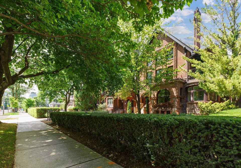 18-elm-avenue-toronto-ontario-c4859898