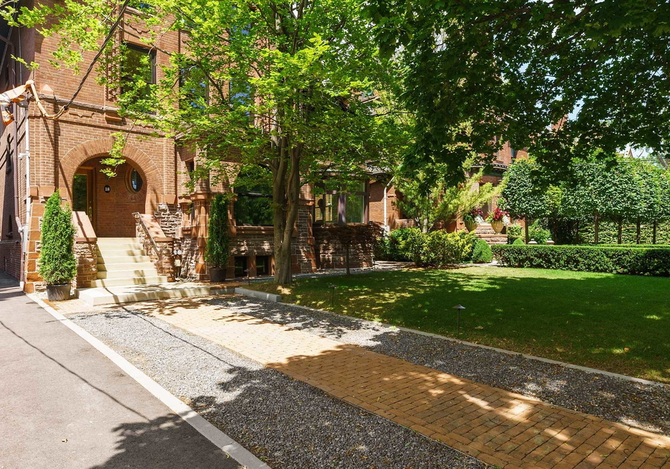 18-elm-avenue-toronto-ontario-c4859898