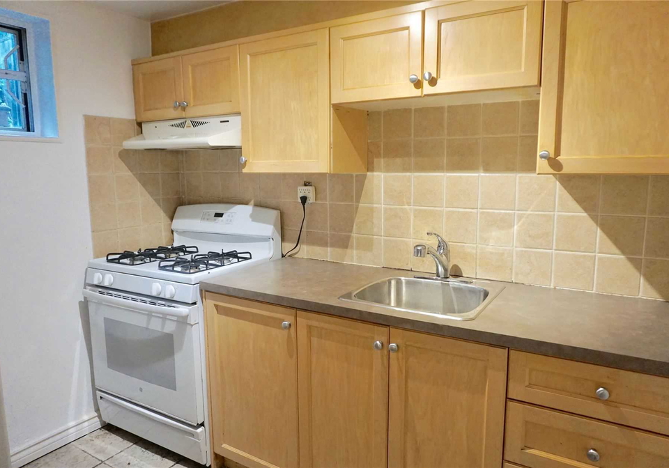 210-christie-street-toronto-ontario-c4919288