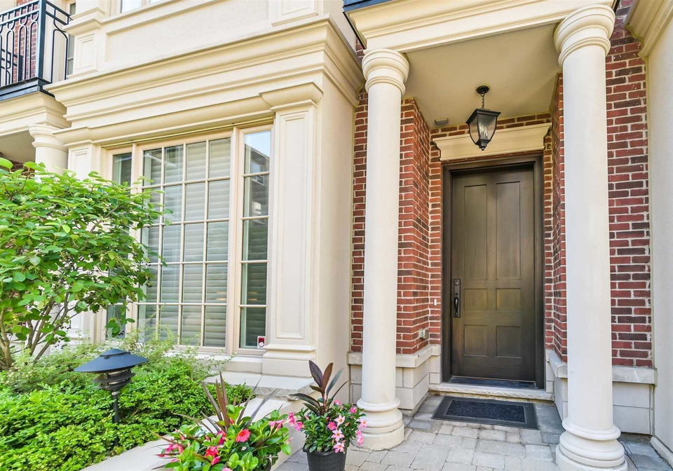 290-st-clair-avenue-w-toronto-ontario-c4964026