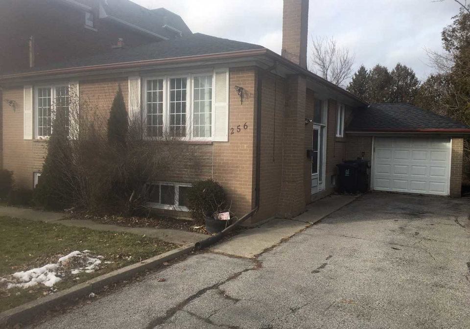 256-patricia-avenue-toronto-ontario-c5098415