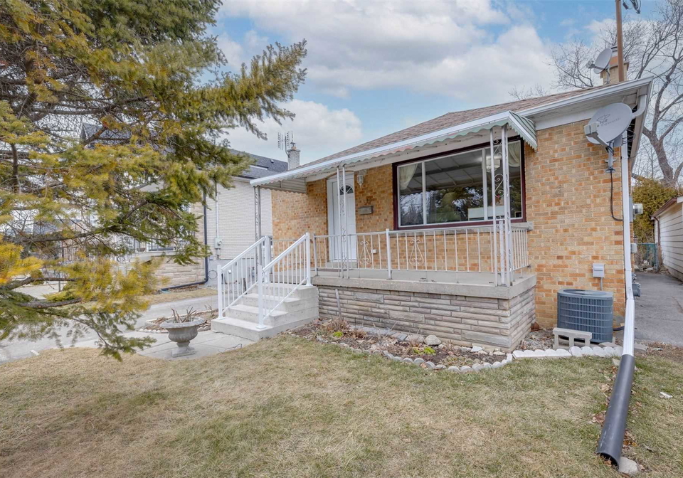 310-horsham-avenue-toronto-ontario-c5157532