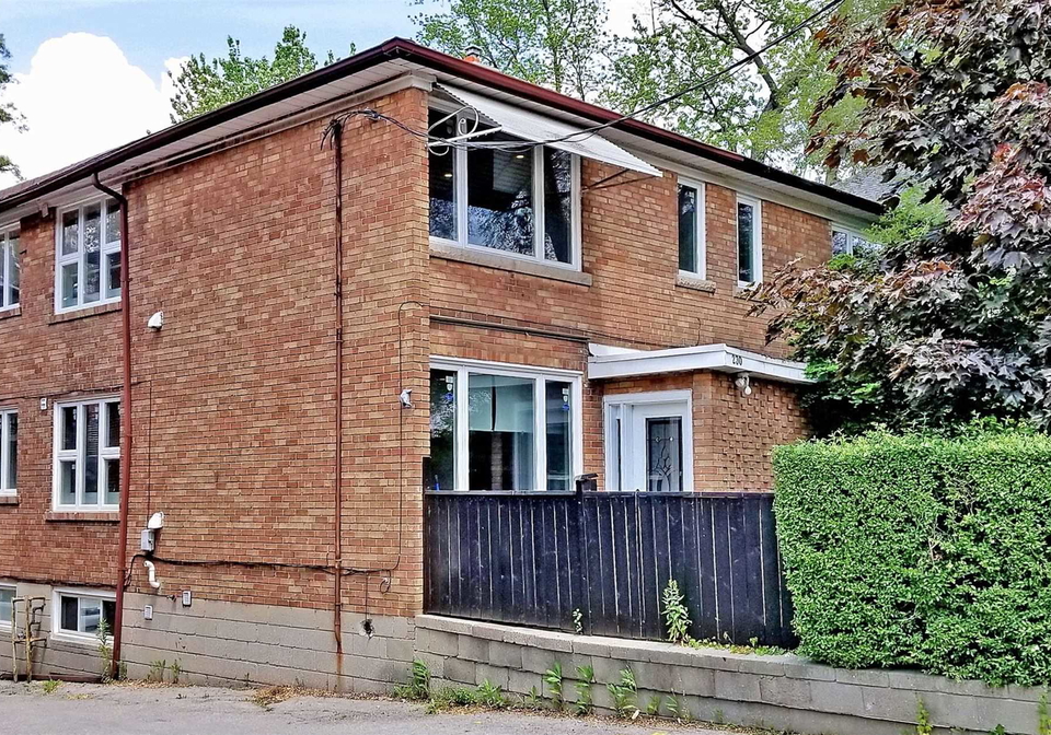 230-lawrence-avenue-w-toronto-ontario-c5265937