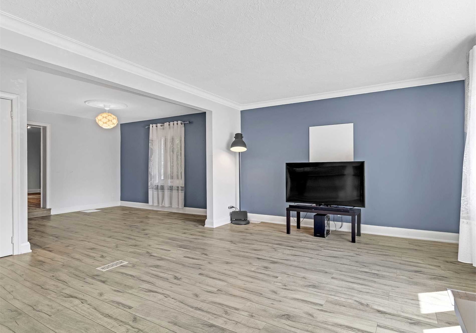 214-elmhurst-avenue-toronto-ontario-c5300248