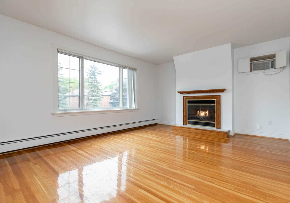 1695-bathurst-street-toronto-ontario-c5368678