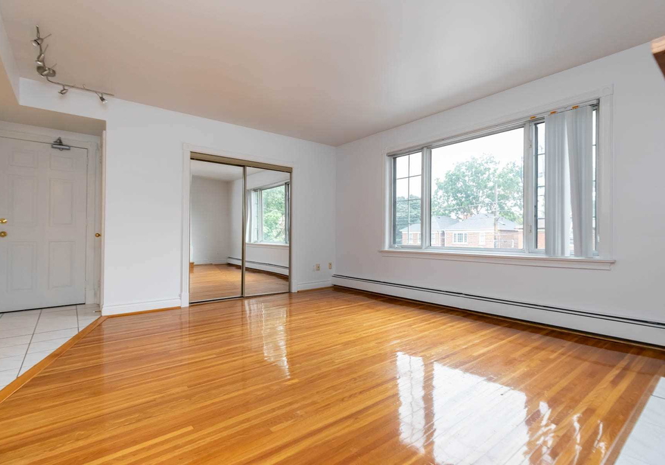 1695-bathurst-street-toronto-ontario-c5368678