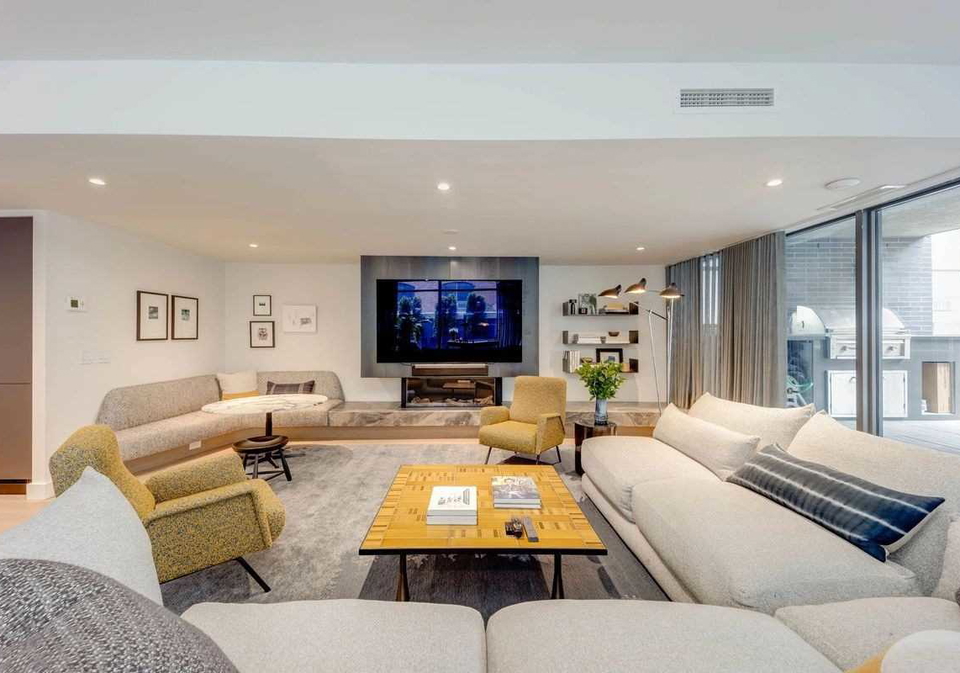500-wellington-street-w-toronto-ontario-c5372094