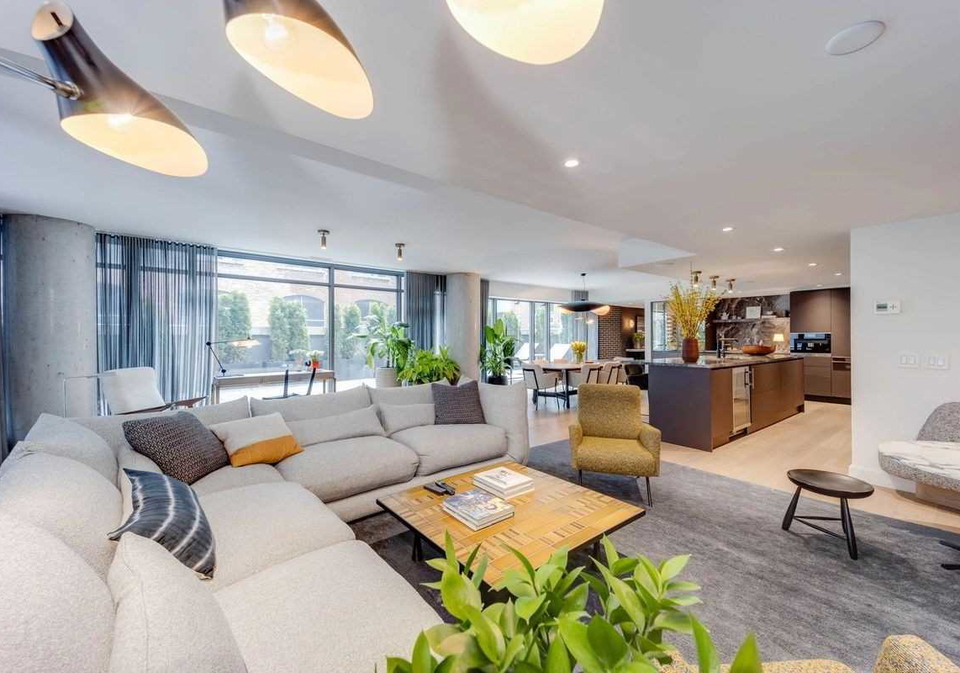 500-wellington-street-w-toronto-ontario-c5372094