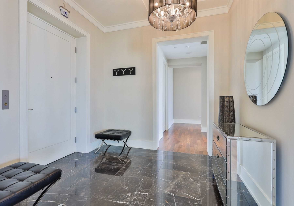 183-wellington-street-toronto-ontario-c5405931