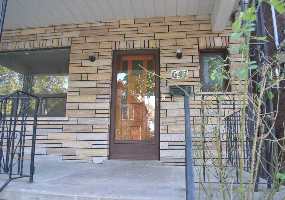 647-shaw-street-toronto-ontario-c5423951