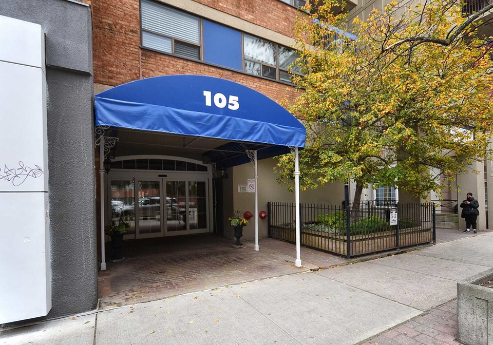 105-mc-caul-street-toronto-ontario-c5427342
