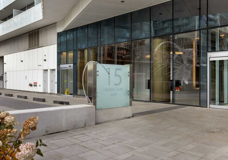 15-queens-quay-street-e-toronto-ontario-c5435872