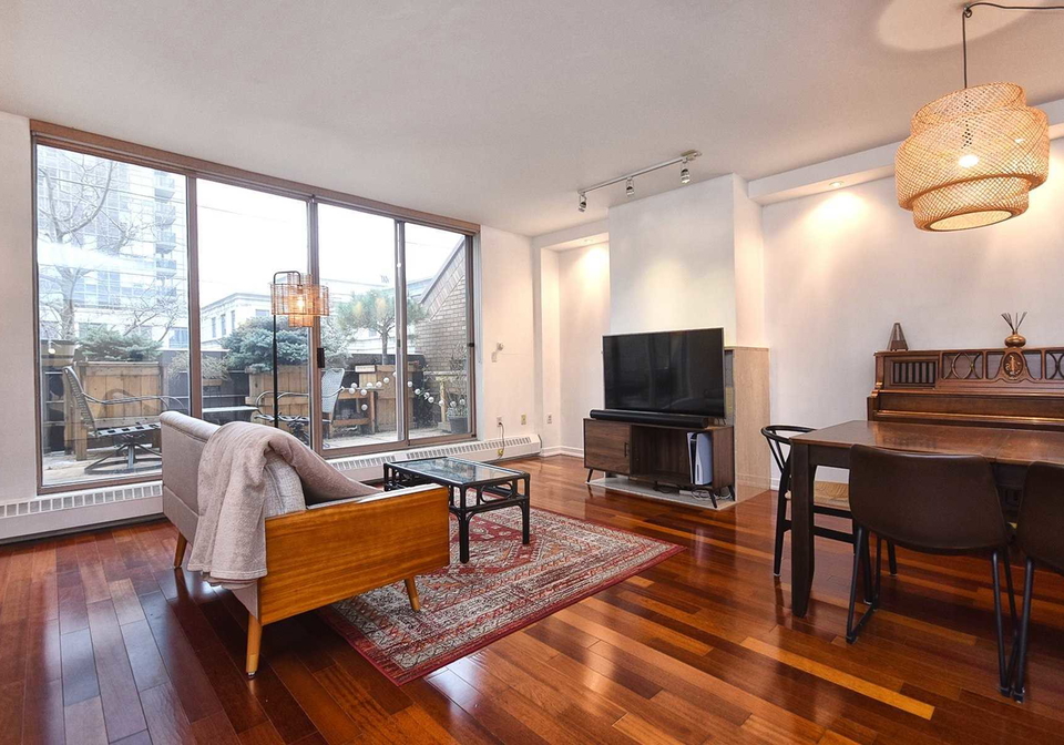1-duplex-avenue-toronto-ontario-c5471603