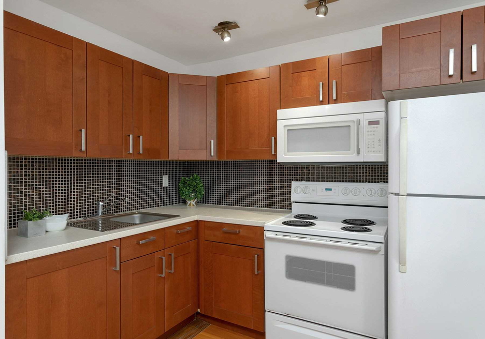 57-lanark-avenue-toronto-ontario-c5511424