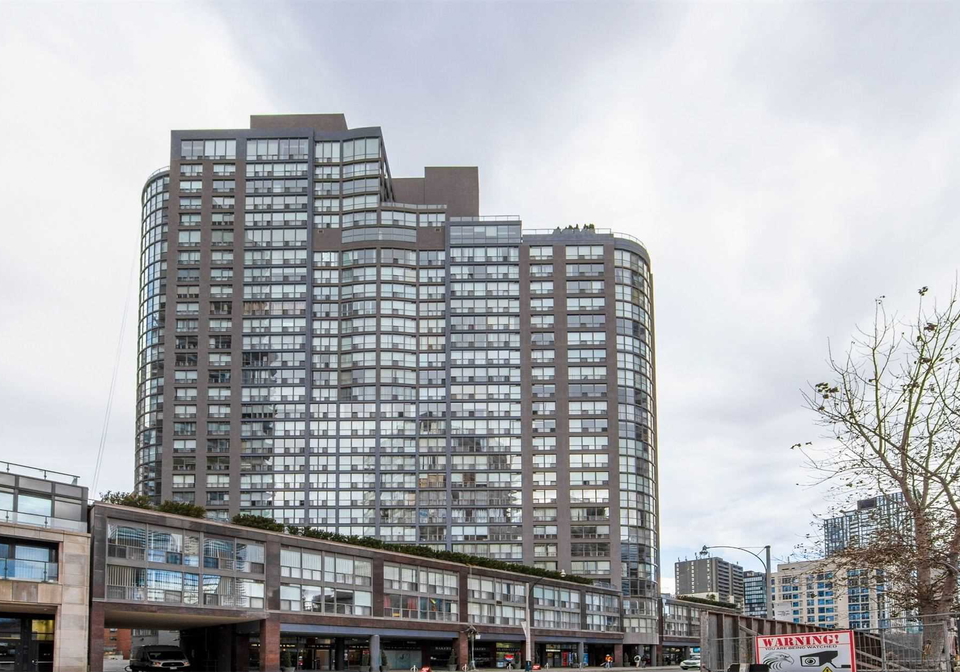 24-wellesley-street-toronto-ontario-c5527289