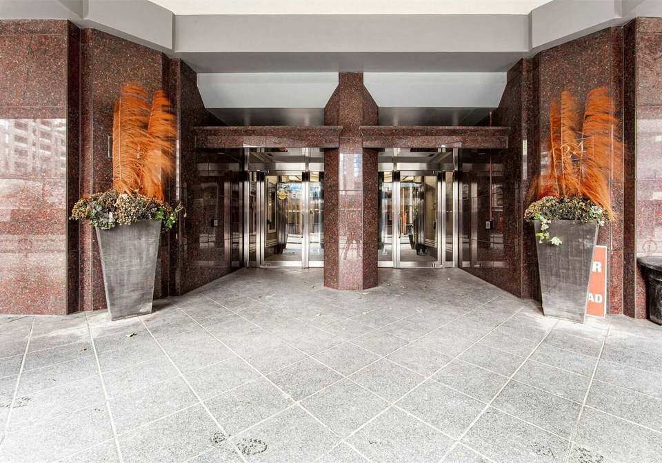 24-wellesley-street-toronto-ontario-c5527289