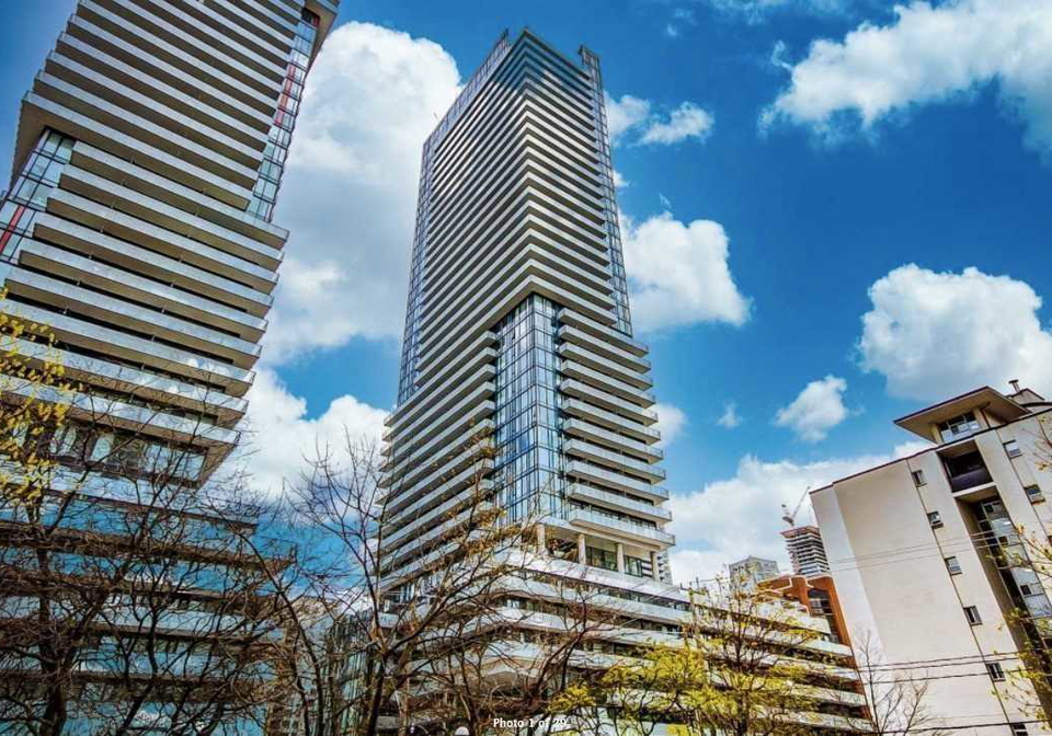 161-roehampton-avenue-w-toronto-ontario-c5539355