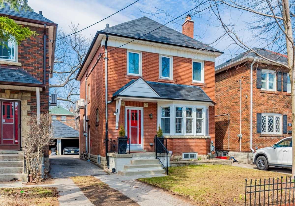94-roe-avenue-toronto-ontario-c5577578