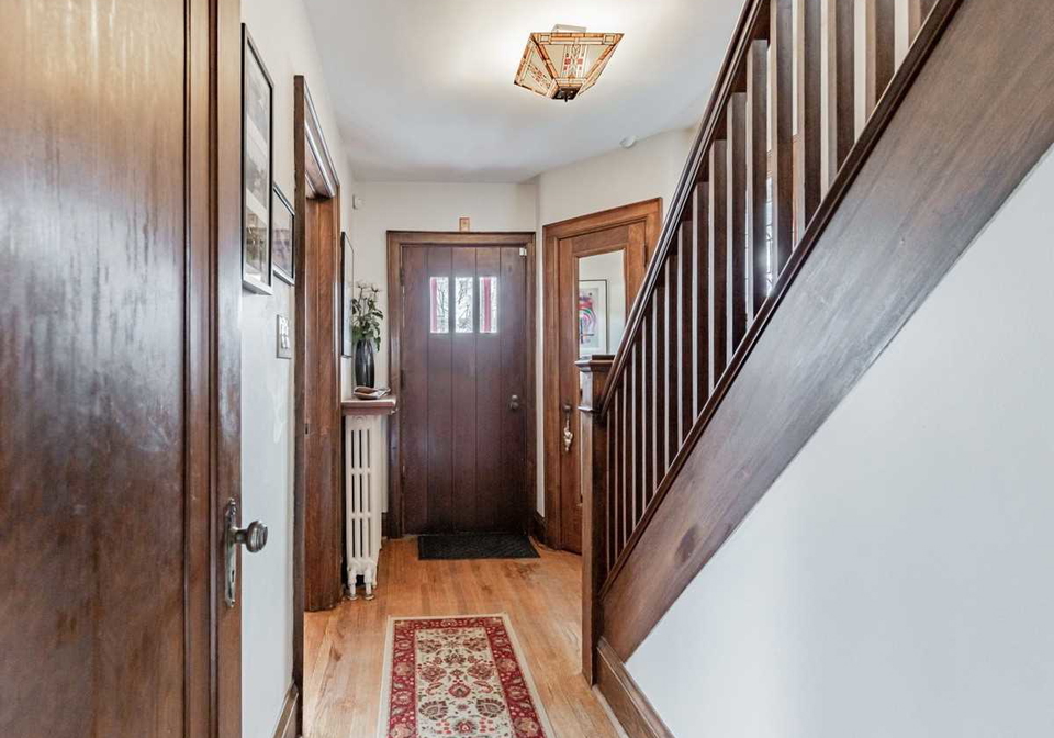94-roe-avenue-toronto-ontario-c5577578